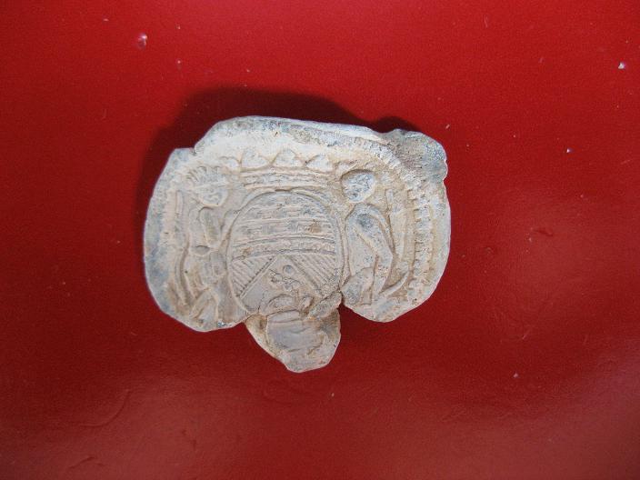 (6)Plomb de la Compagnie des Indes 18e.jpg