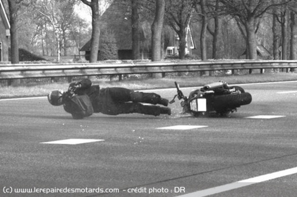 top-10-photos-radars-insolites-chute-motard.jpg
