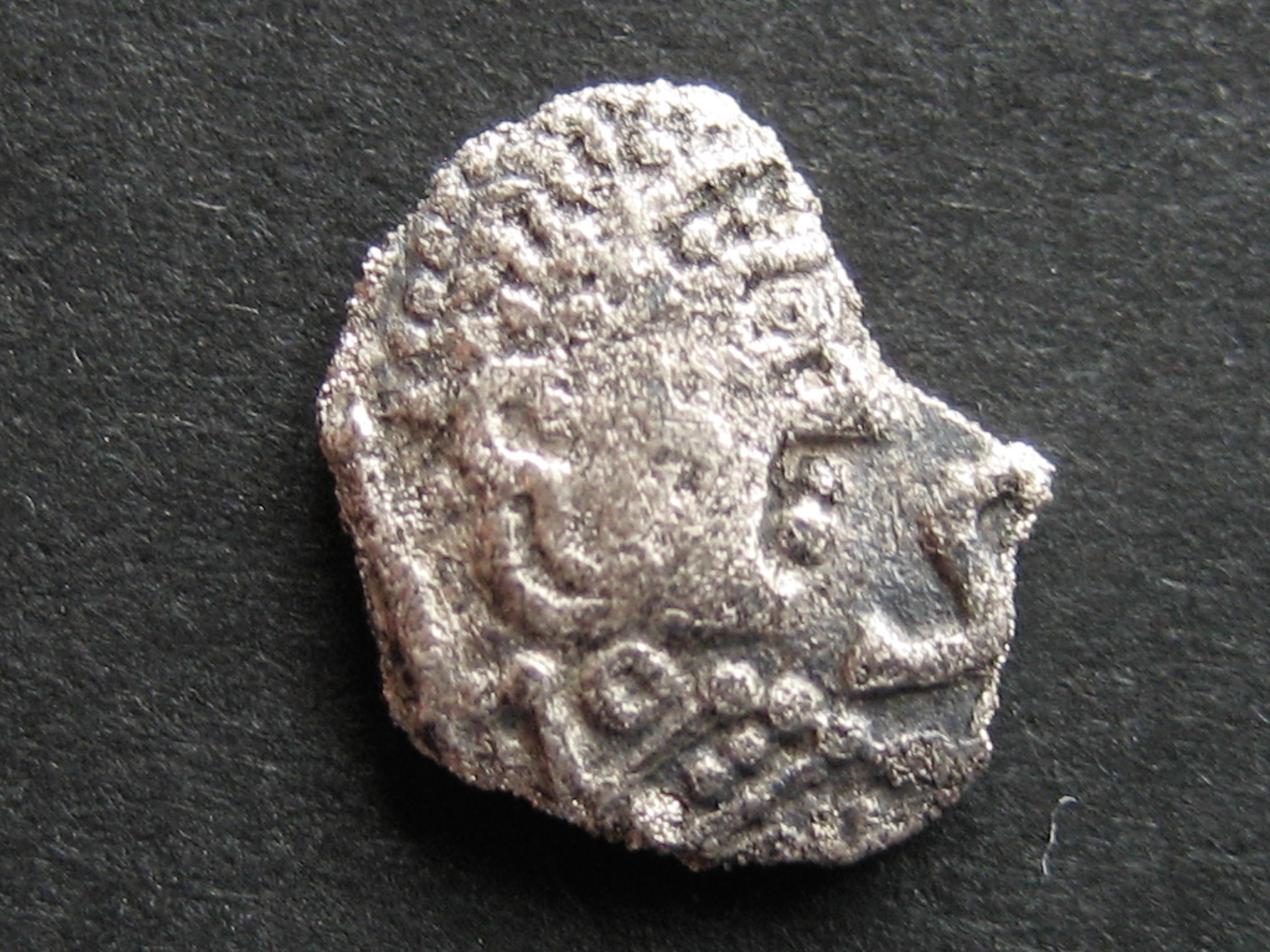 Anglo saxon Thrymsa au nom de Varimundus(Sceats)Argent 675-680apjc.JPG