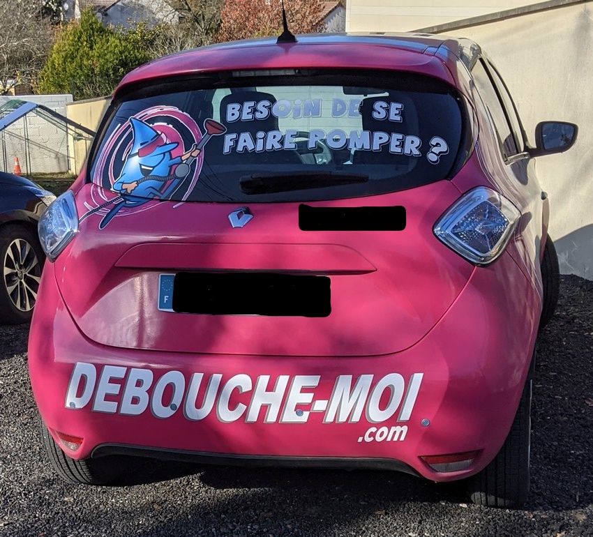 VOITURE POMPE.jpg