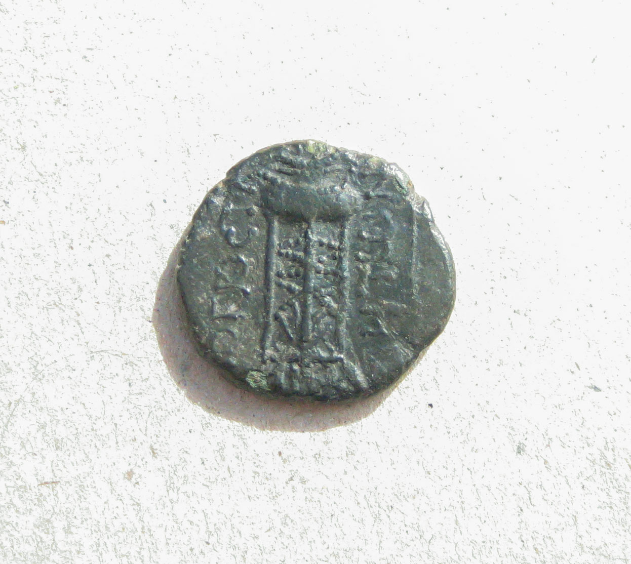 bronze trepied 4.JPG