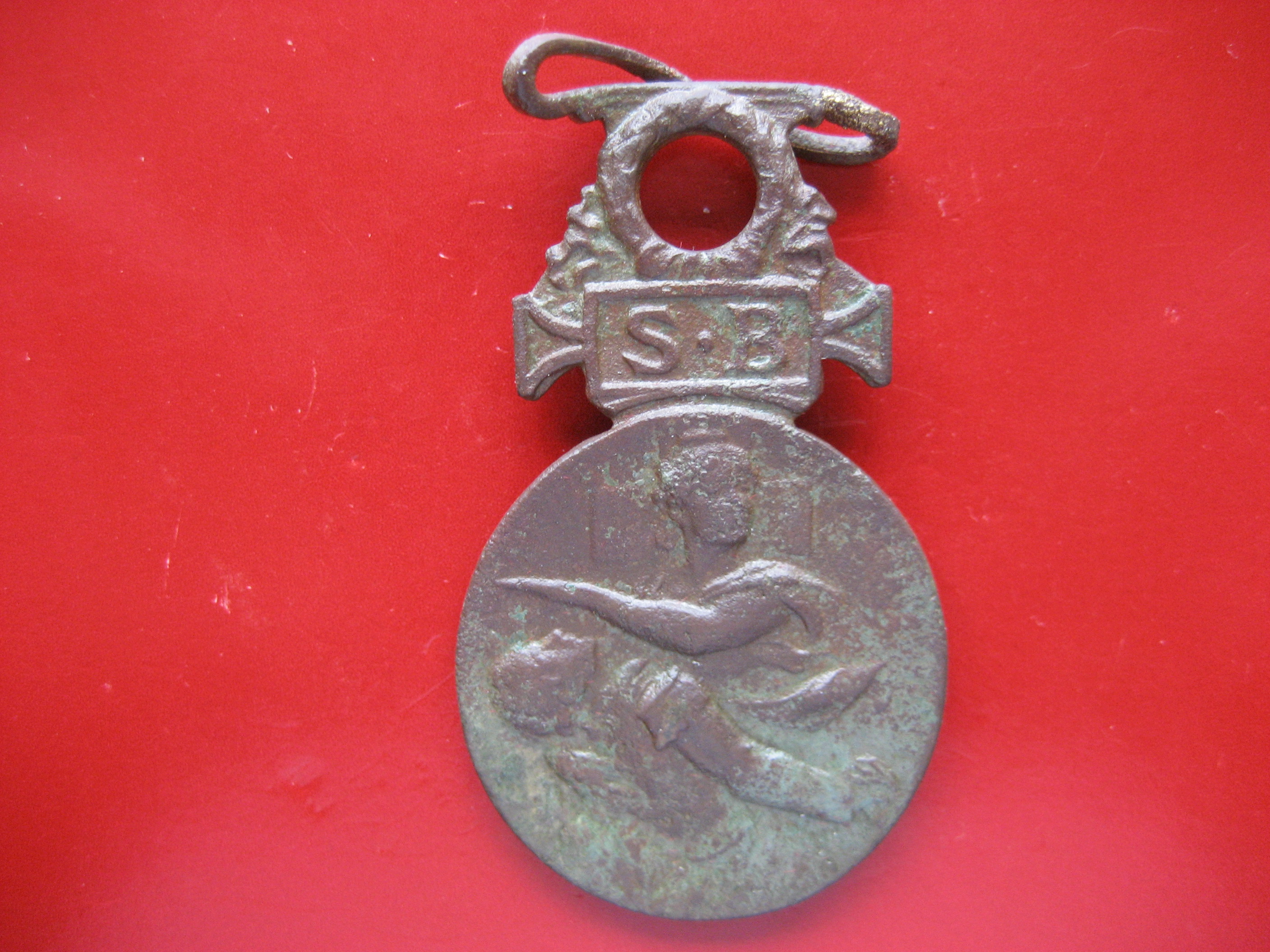 (8)medaille des infirmieres des secours aux bléssés de 1870 14-18.JPG