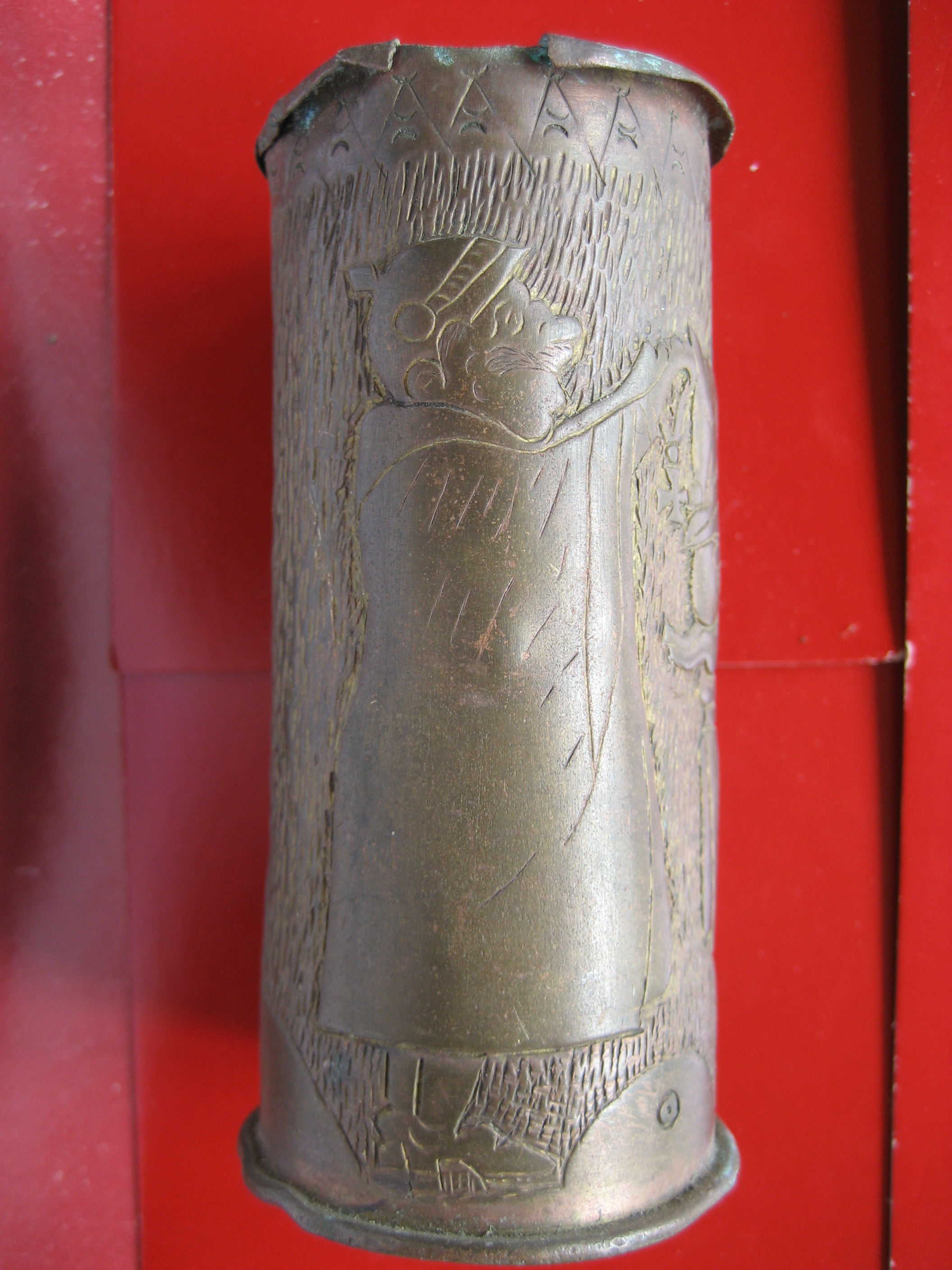 (3)Obus francais 37mm ciselé 1918 WWI.JPG