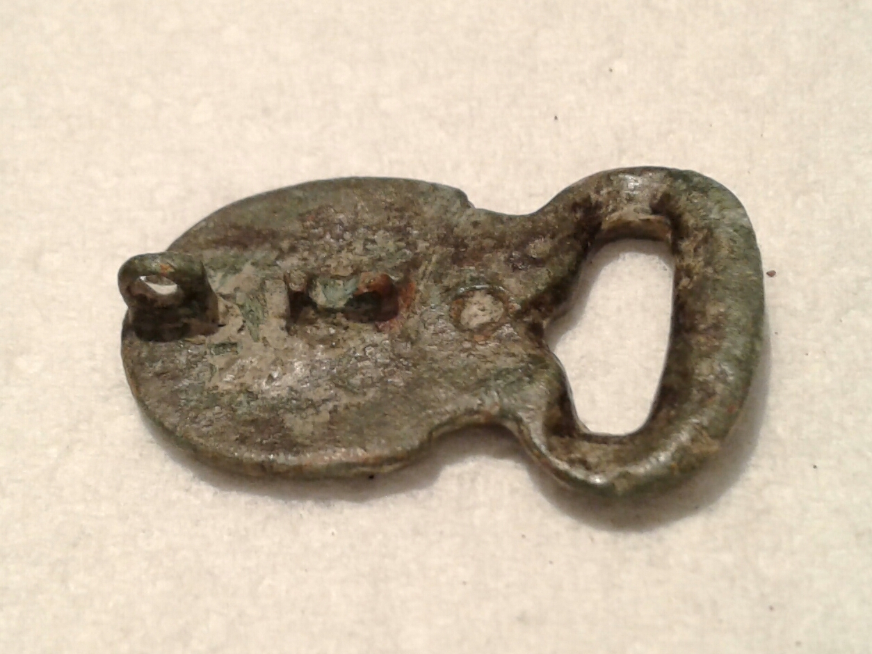 plaque boucle de chaussure mérovingienne ....jpg
