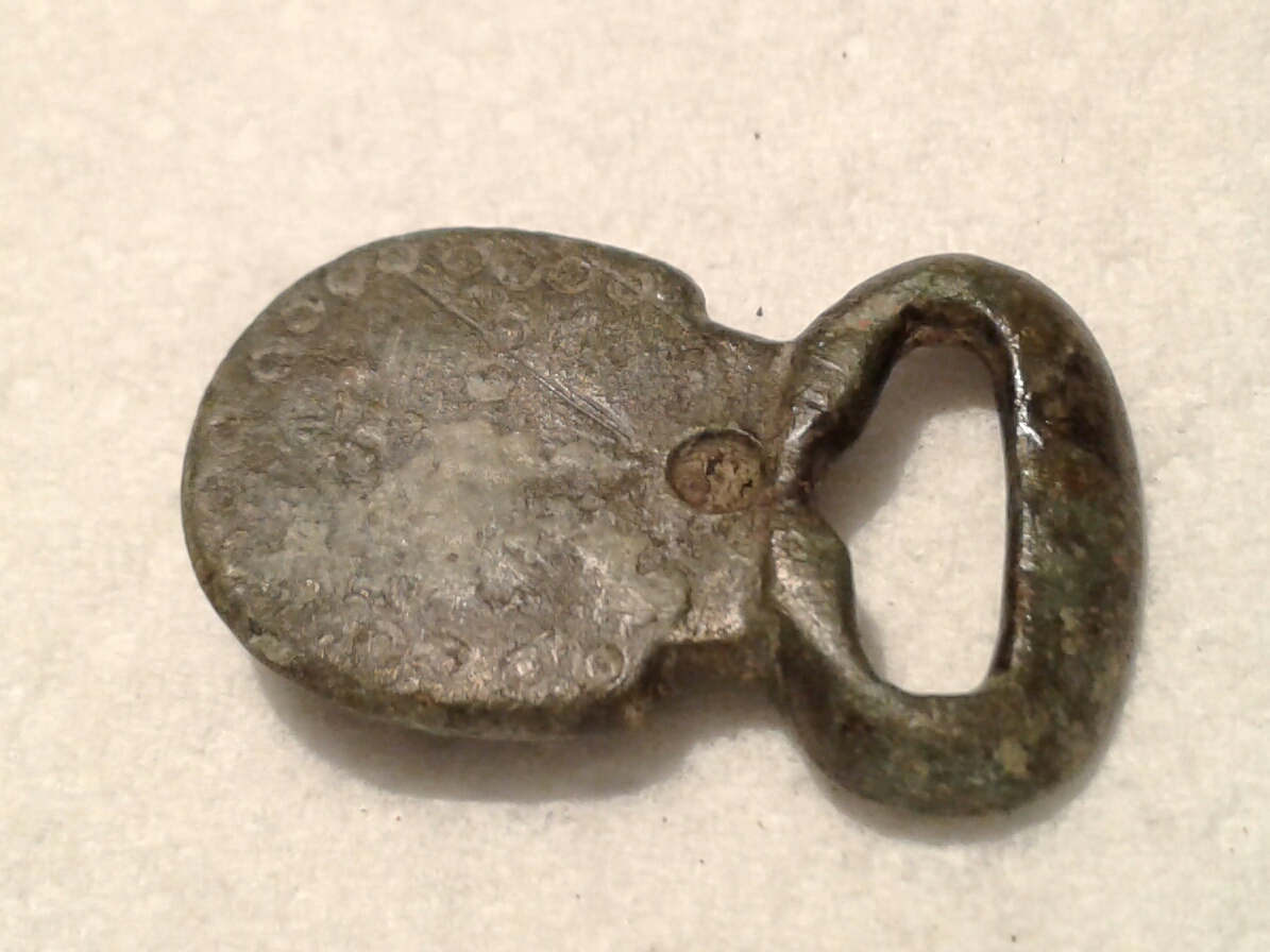 plaque boucle de chaussure mérovingienne ...jpg