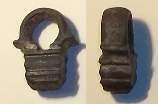 Tête de Clef à platine Romaine dite à translation I à III siècle.jpg