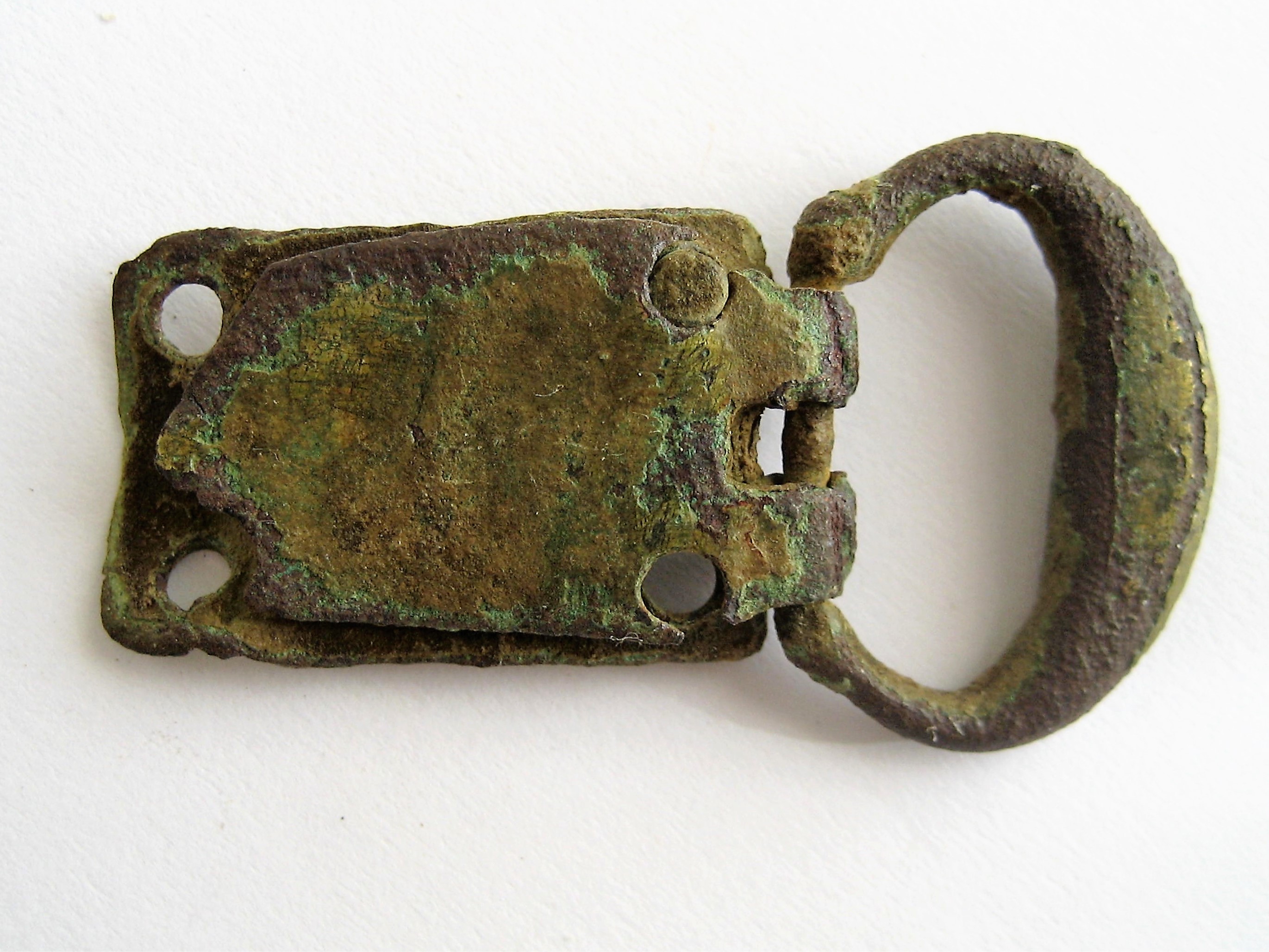 (29)boucle et sa chape dorée 13e-2.JPG