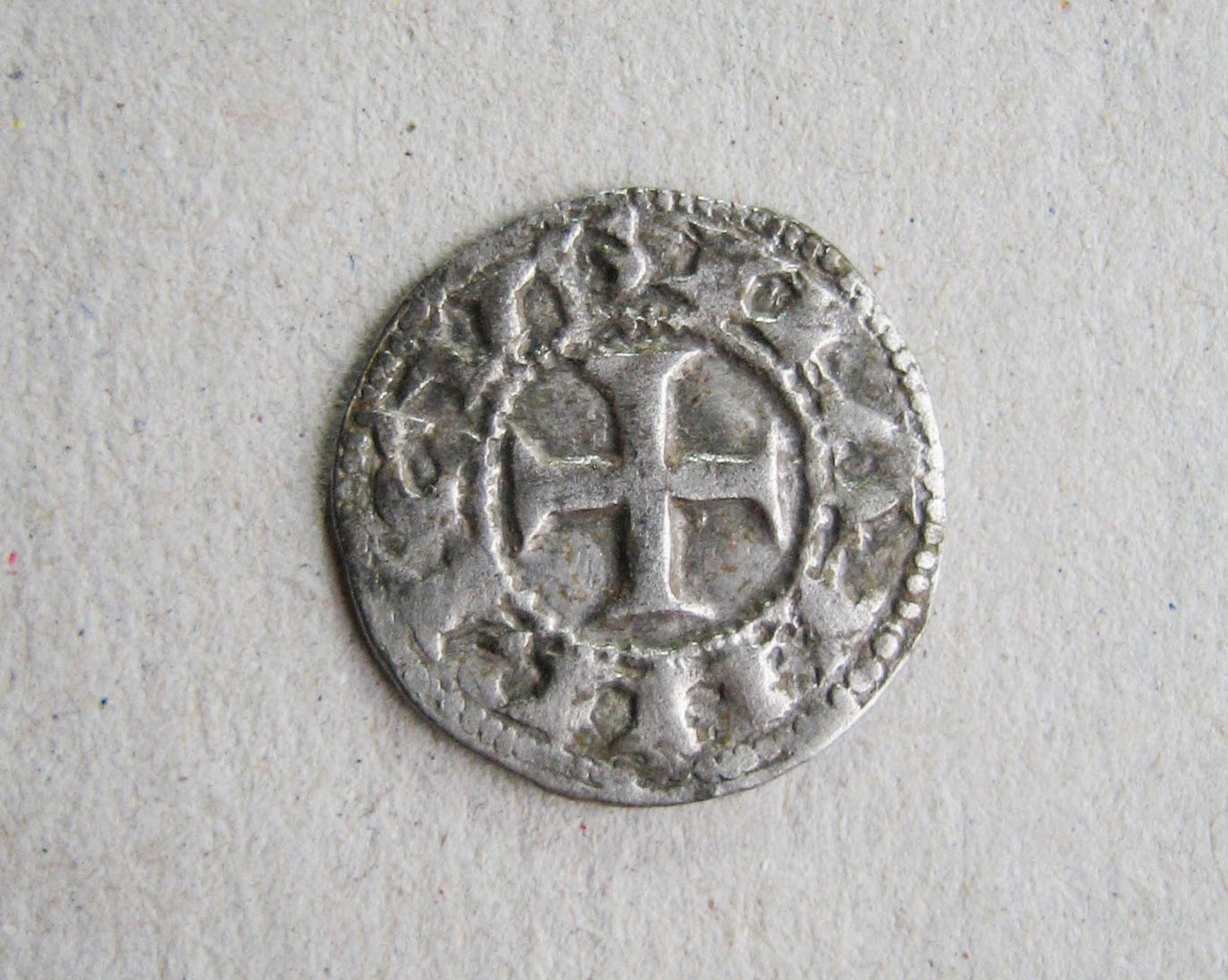 Denier vicomte Narbonne 1 (Copier).JPG