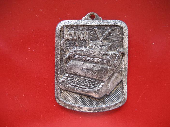 (1)porte clef PUB de machine a ecrire JAPY 20e.jpg