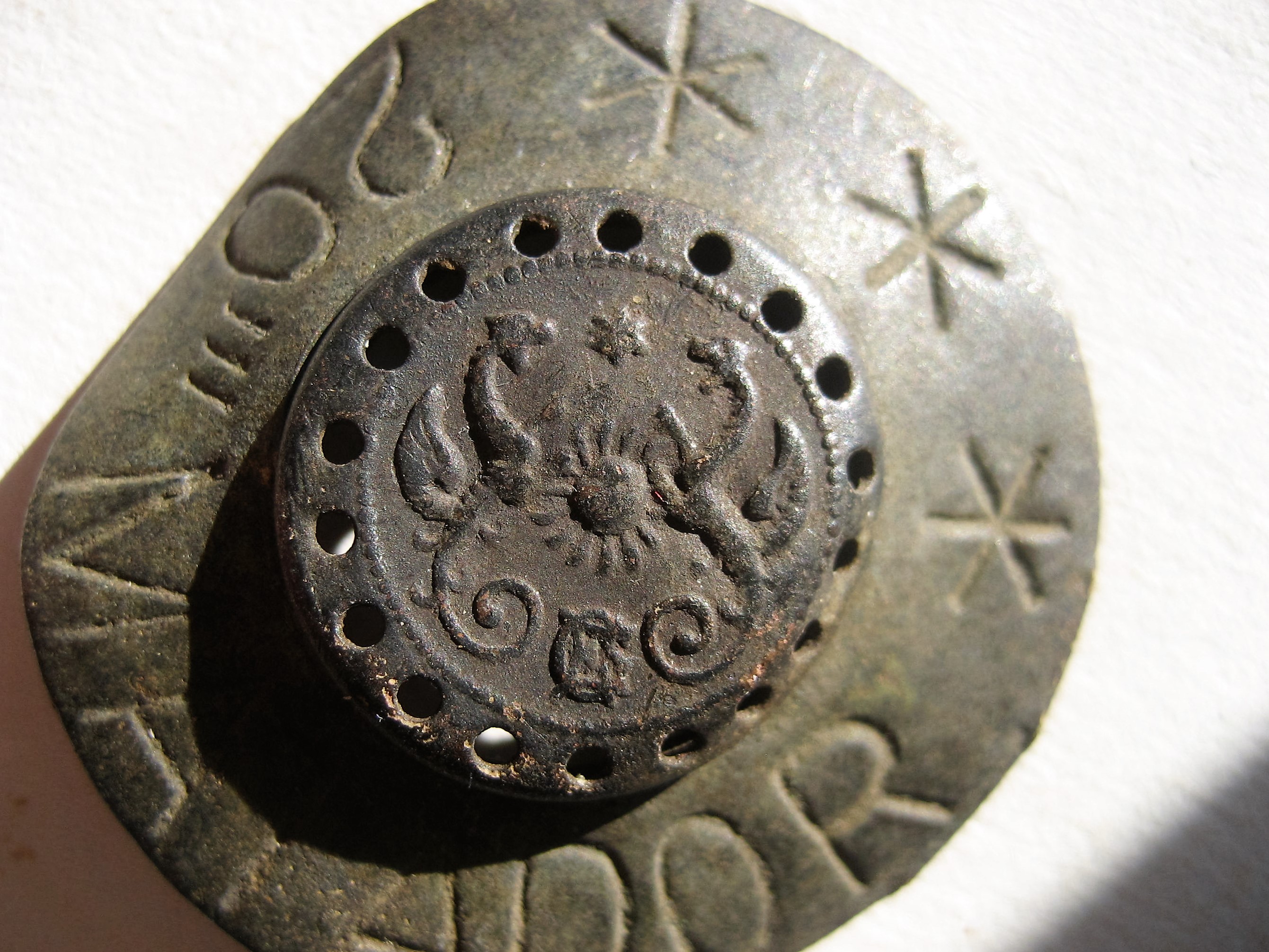 (1)Lampe a petrole-chapeau-allemand EHRICH et GRAETZ Berlin.JPG