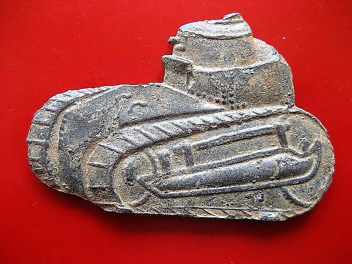 (1)jouet char deco.jpg