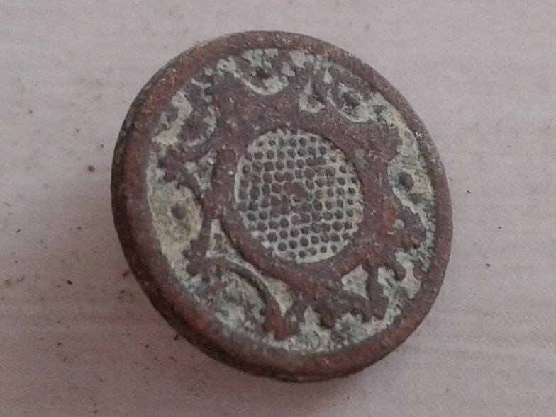 bouton rond face.jpg