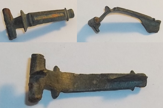 Fibule géométrique émaillée (IIe-IIIe s.) 2.jpg