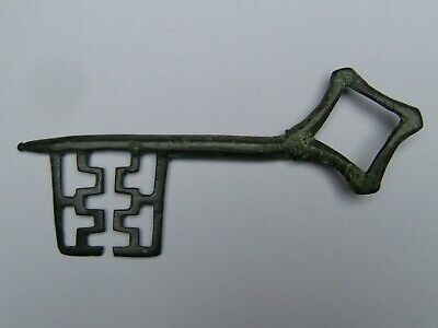 Rare-Ancienne-Clé-Médiévale-En-Bronze.jpg