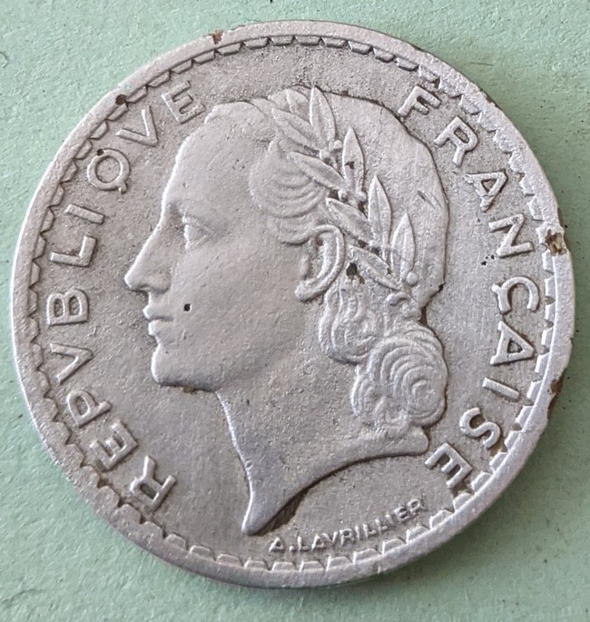 5 FRANCS LAVRILLIER 1946..jpg
