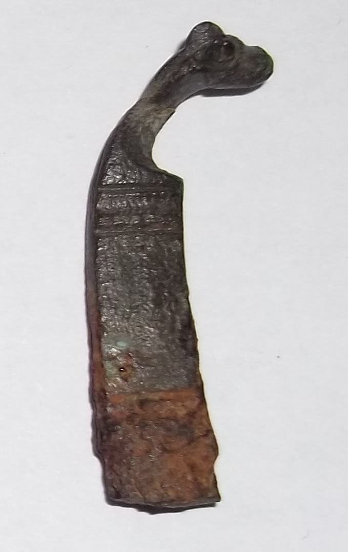 Manche de couteau à calame décor zoomorphe.jpg