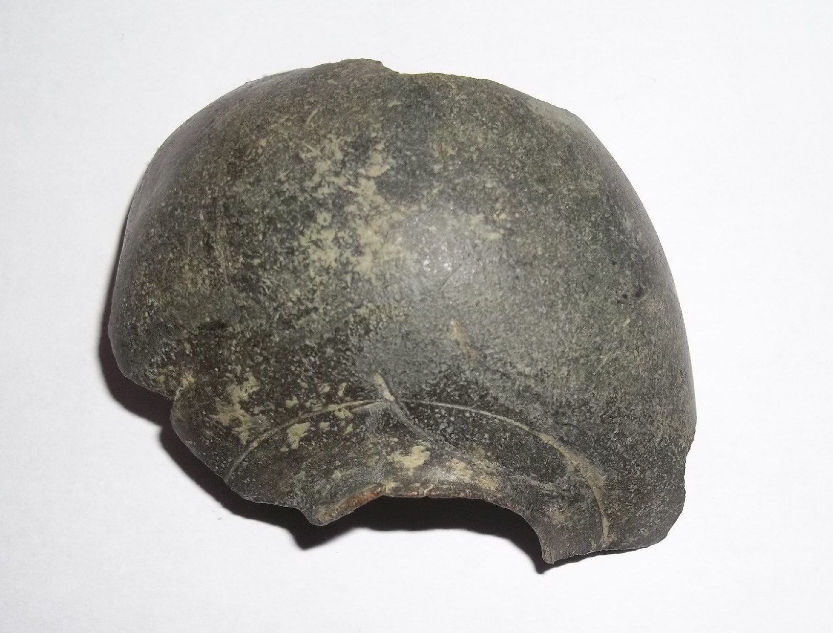 Fragment d'urne funéraire en bronze.jpg