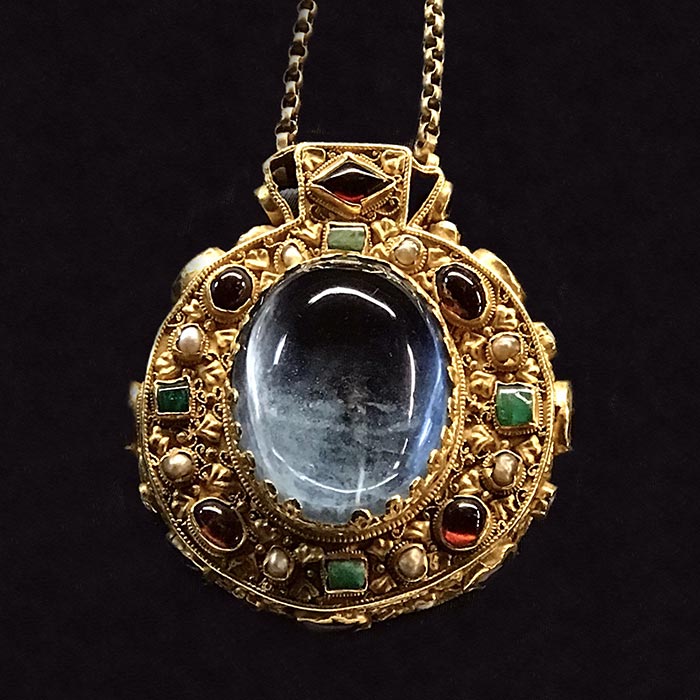 une-talisman-charlemagne-reims-palais-tau-sandrine-merle-the-french-jewelry-post.jpg